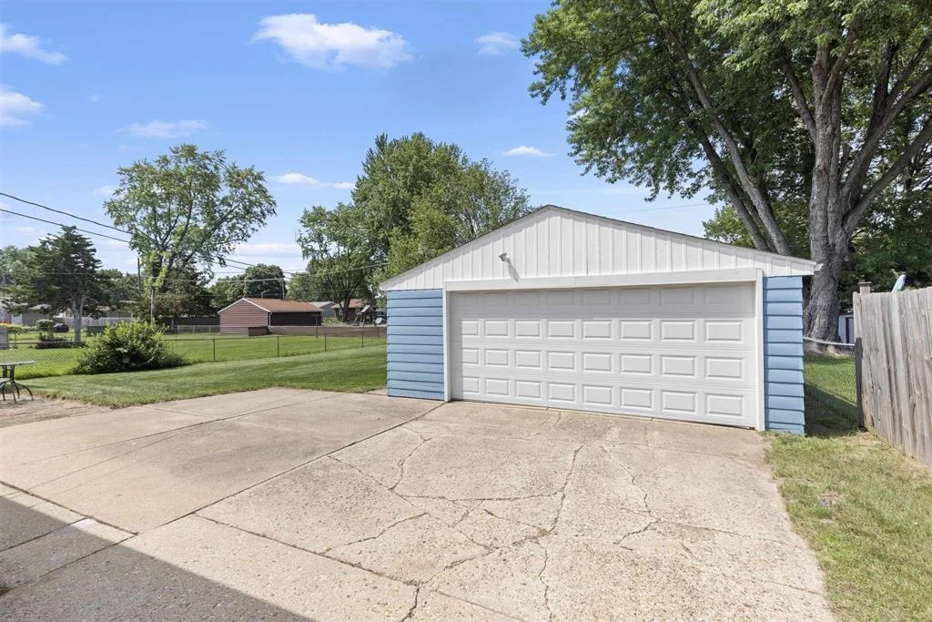 Photo of 2112 Maple Avenue
