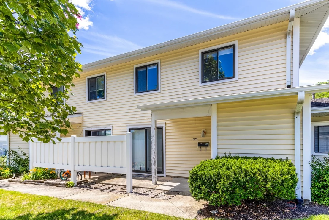 Photo of 325 Bayview Point
