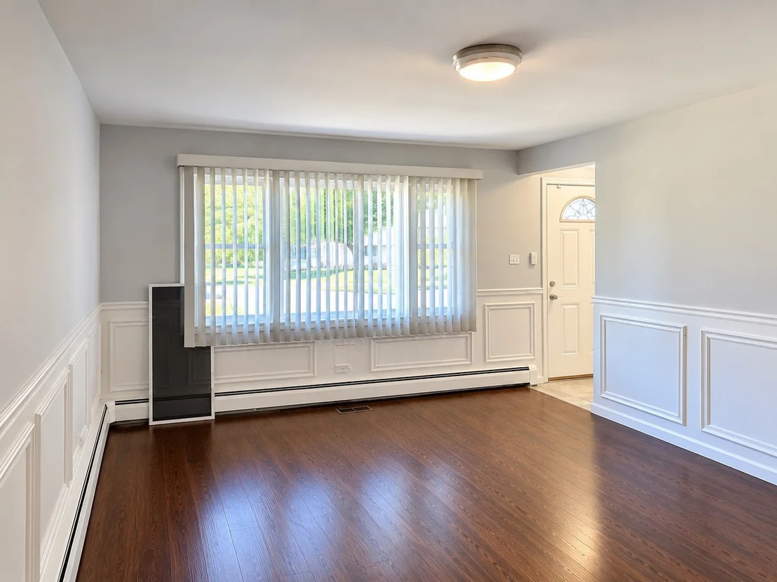 Photo of 17034 Henry Street