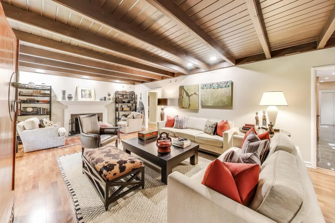 Photo of 1076 Old Elm Lane
