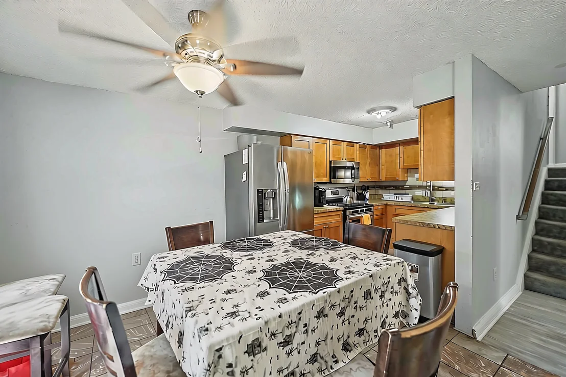 Photo of 18584 Meadow Lane
