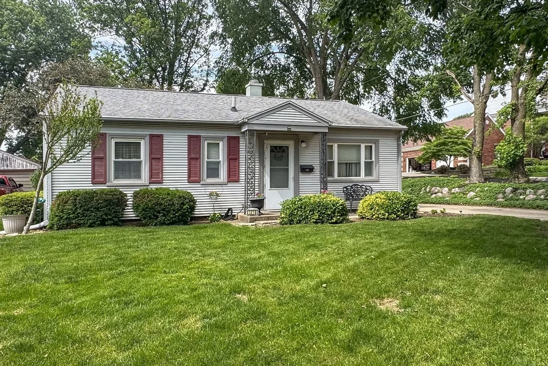 Photo of 1210 Greenlawn Drive
