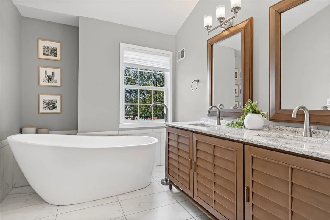 Photo of 1325 Deerfield Lane