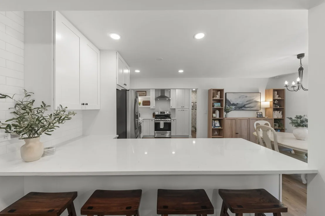 Photo of 2S603 Gray Avenue