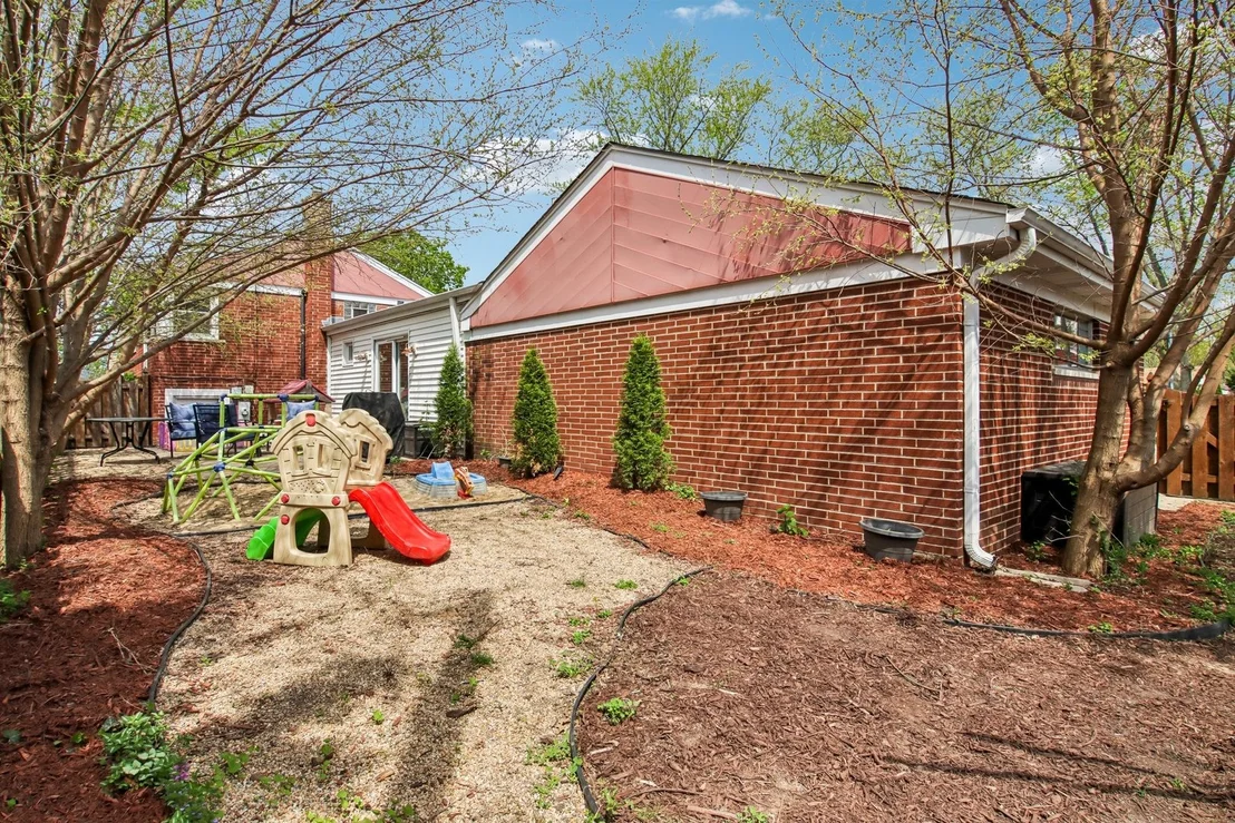 Photo of 245 Amherst Avenue