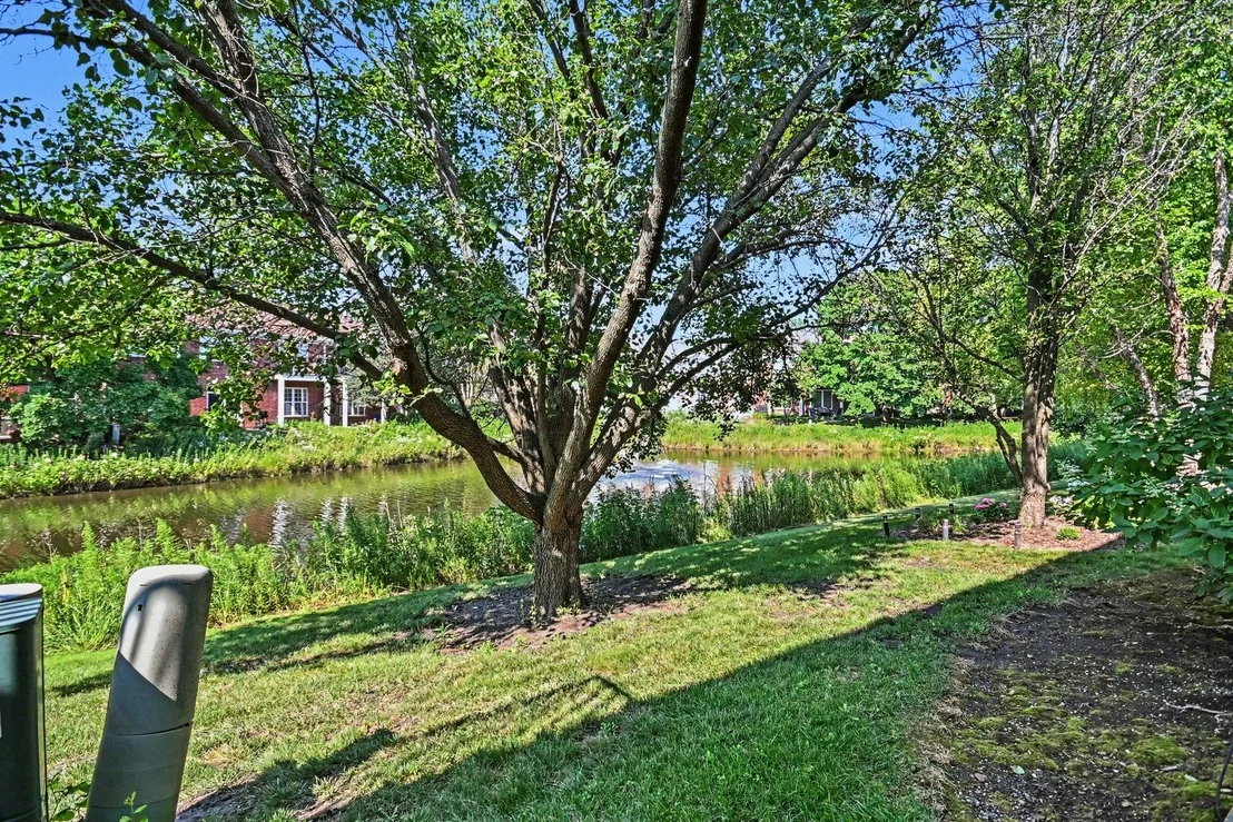 Photo of 994 Kensington Drive