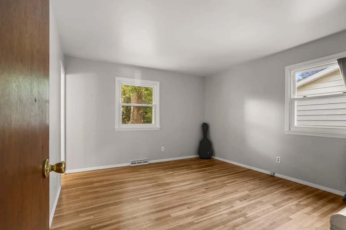 Photo of 2305 GLENOAK Drive
