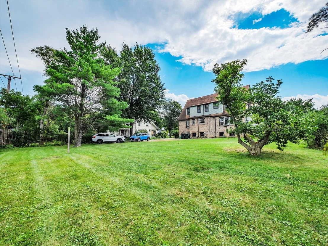 Photo of 2610 Park Lane