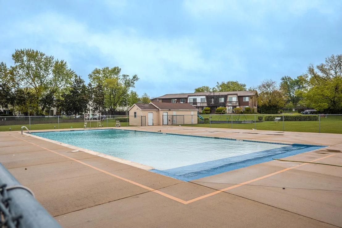 Photo of 585 Sharon Way