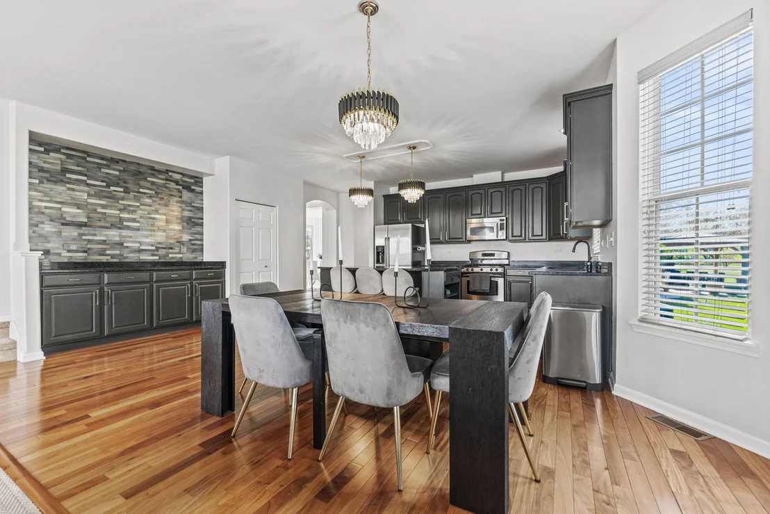 Photo of 325 Hemlock Lane