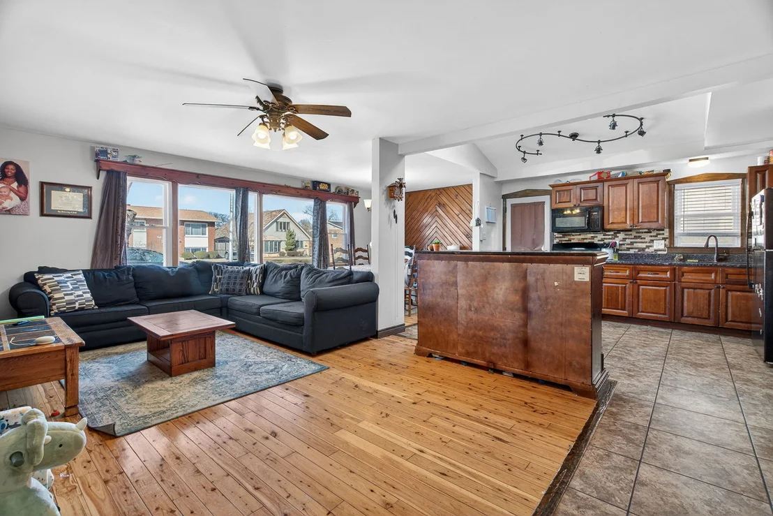 Photo of 3631 W 121st Place