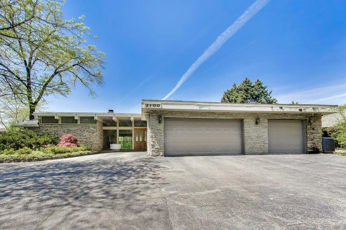 Photo of 2100 Valley Lo Lane