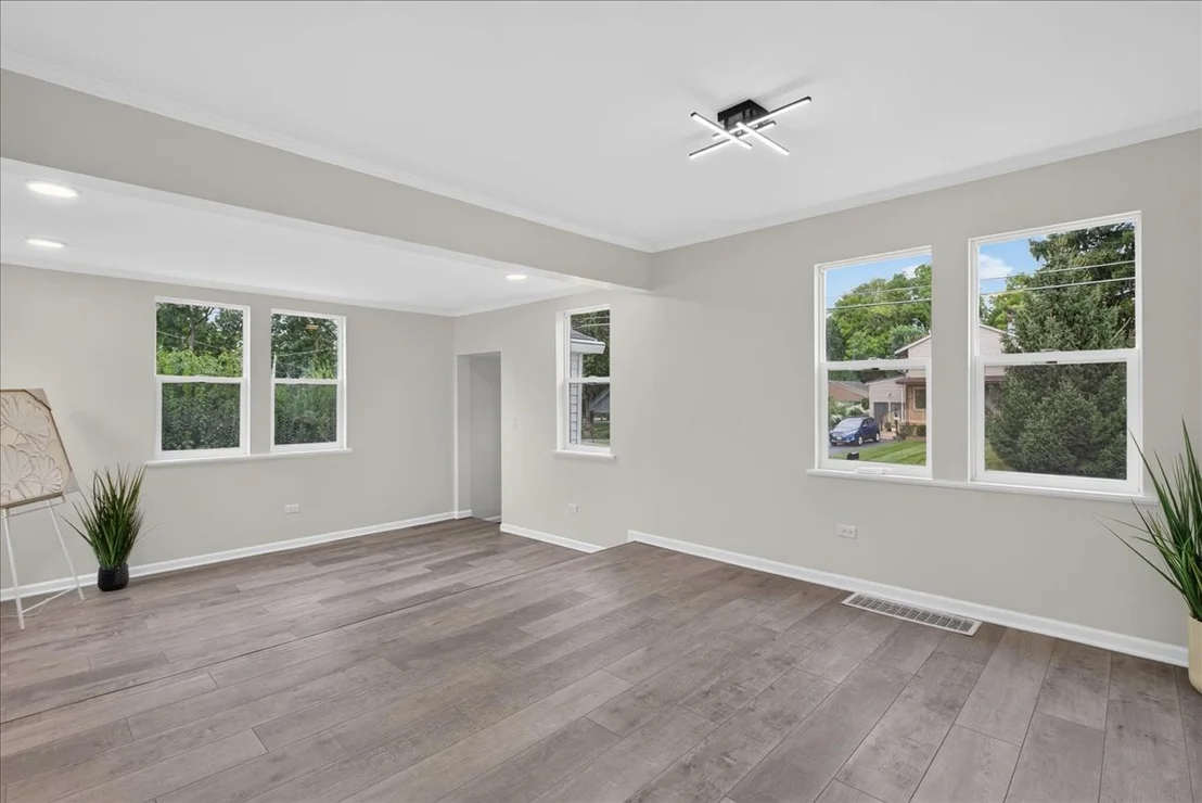 Photo of 211 N Graylynn Drive