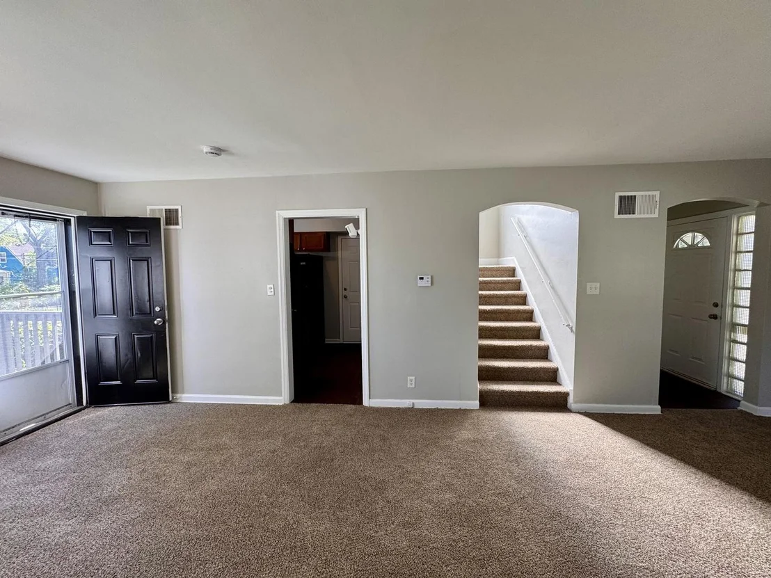 Photo of 16727 Head Avenue