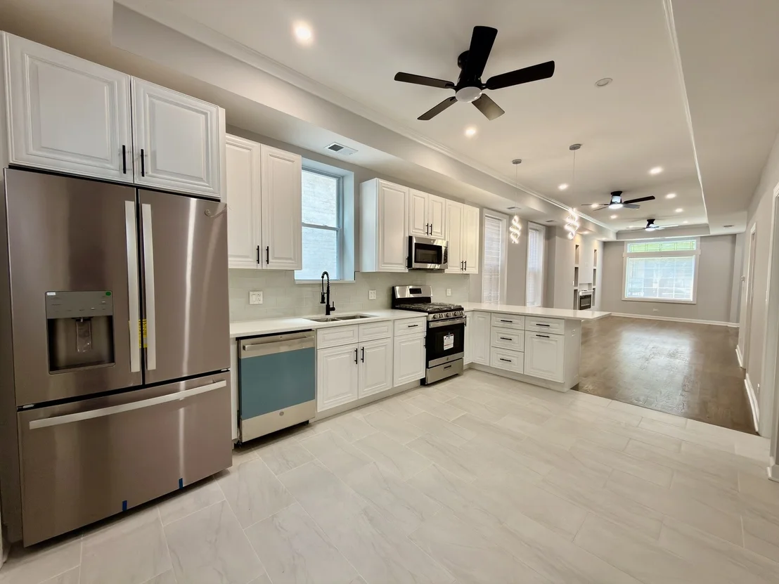 Photo of 4326 W Washington Boulevard