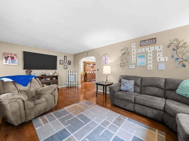 Photo of 110 N Maple Avenue