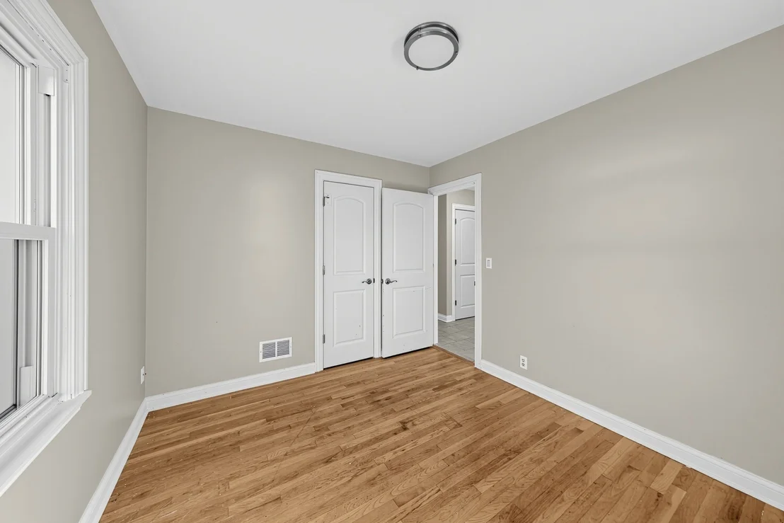 Photo of 156 Oak Avenue