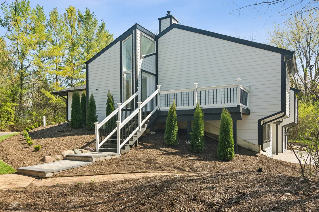 Photo of 6739 Lakeridge Drive