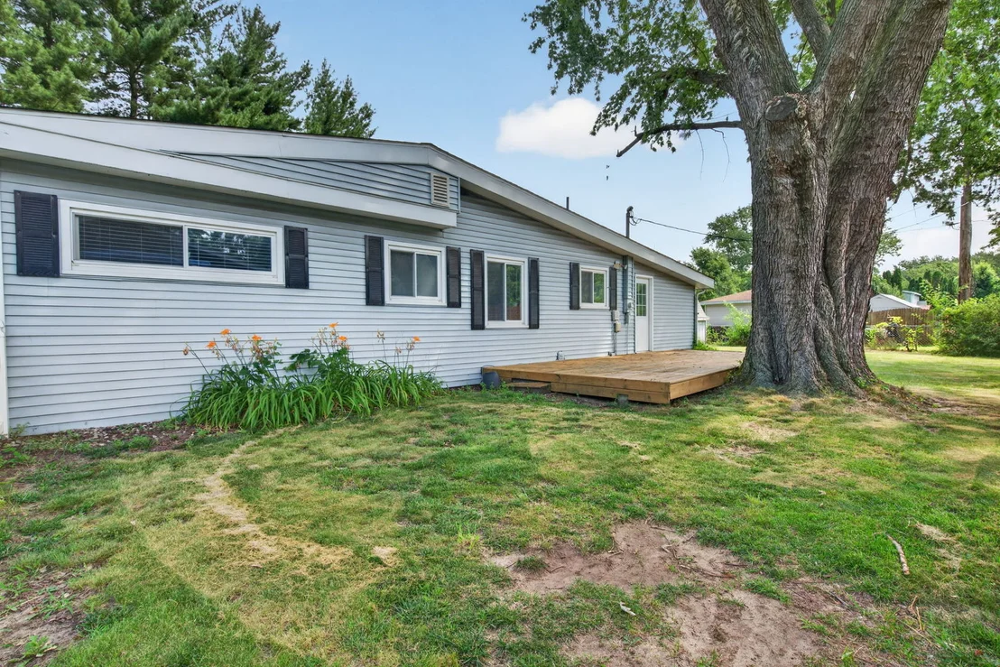 Photo of 5775 Peart Road