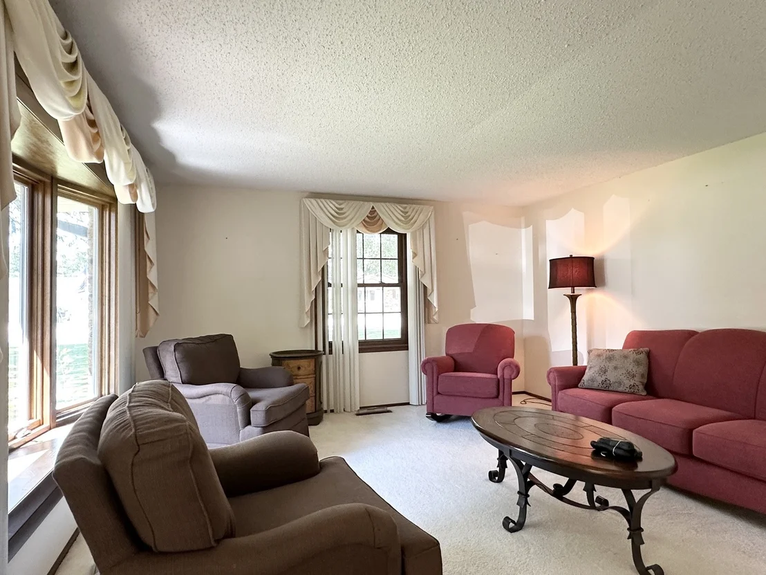 Photo of 1130 Cardinal Drive