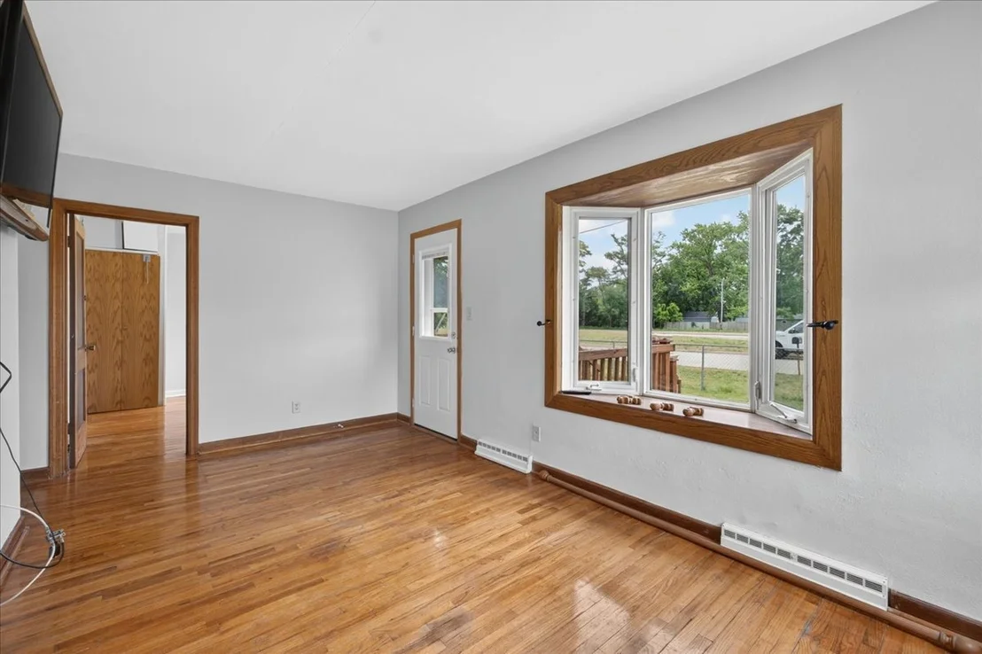 Photo of 302 Harlem Road