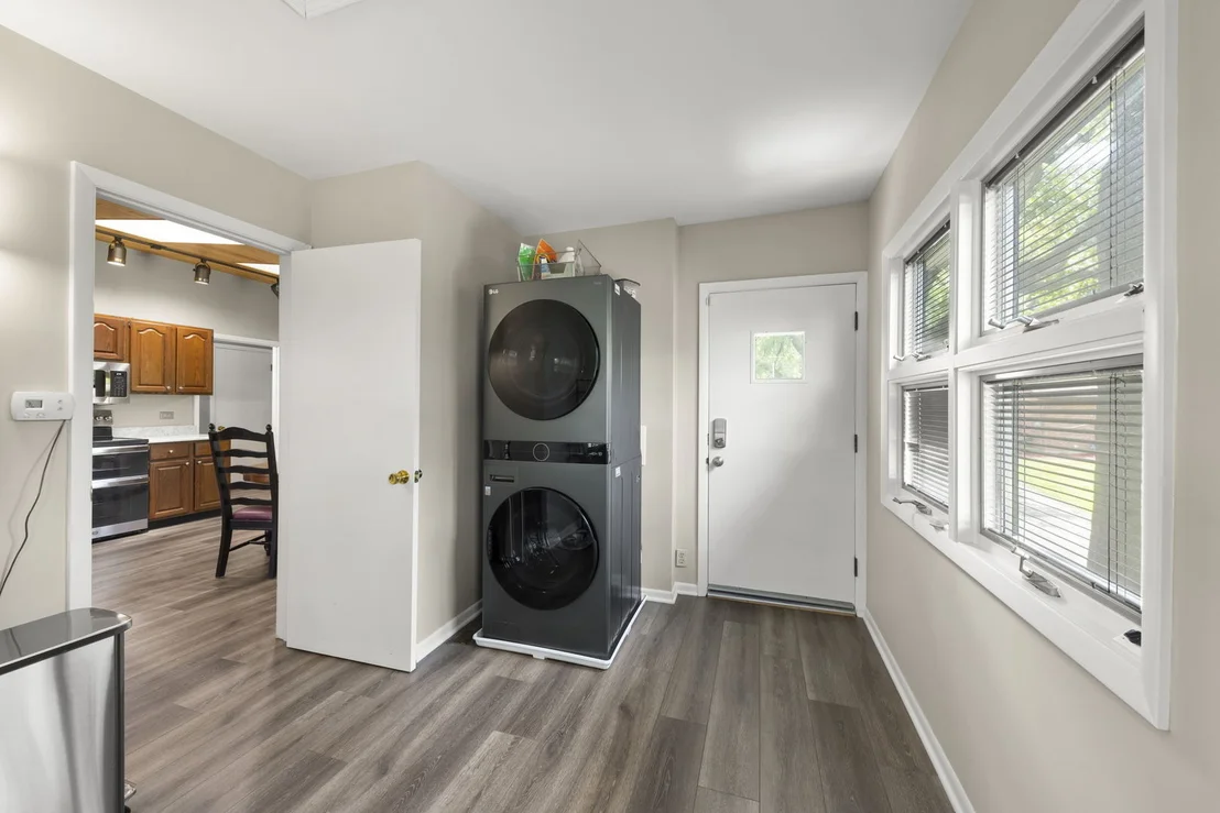 Photo of 403 W Harding Road