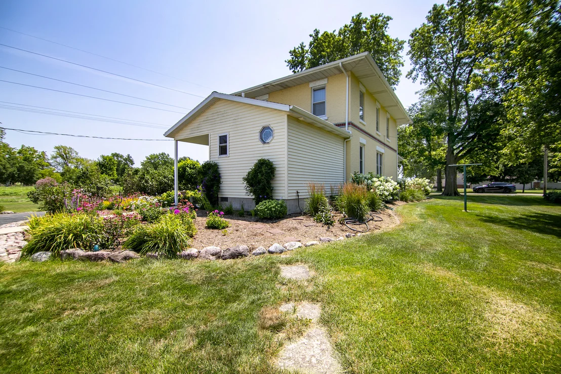 Photo of 125 W 1st Avenue