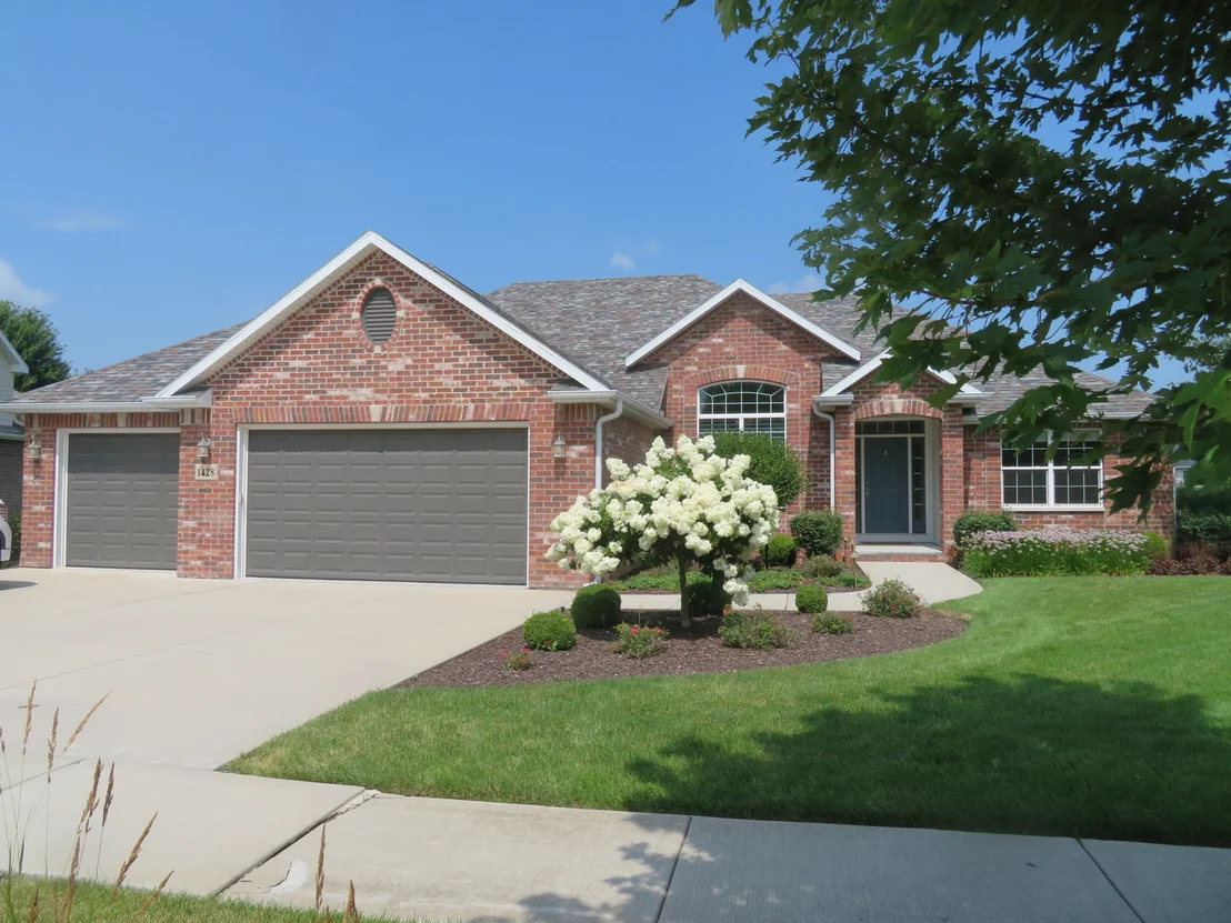 Photo of 1428 Lakeside Lane