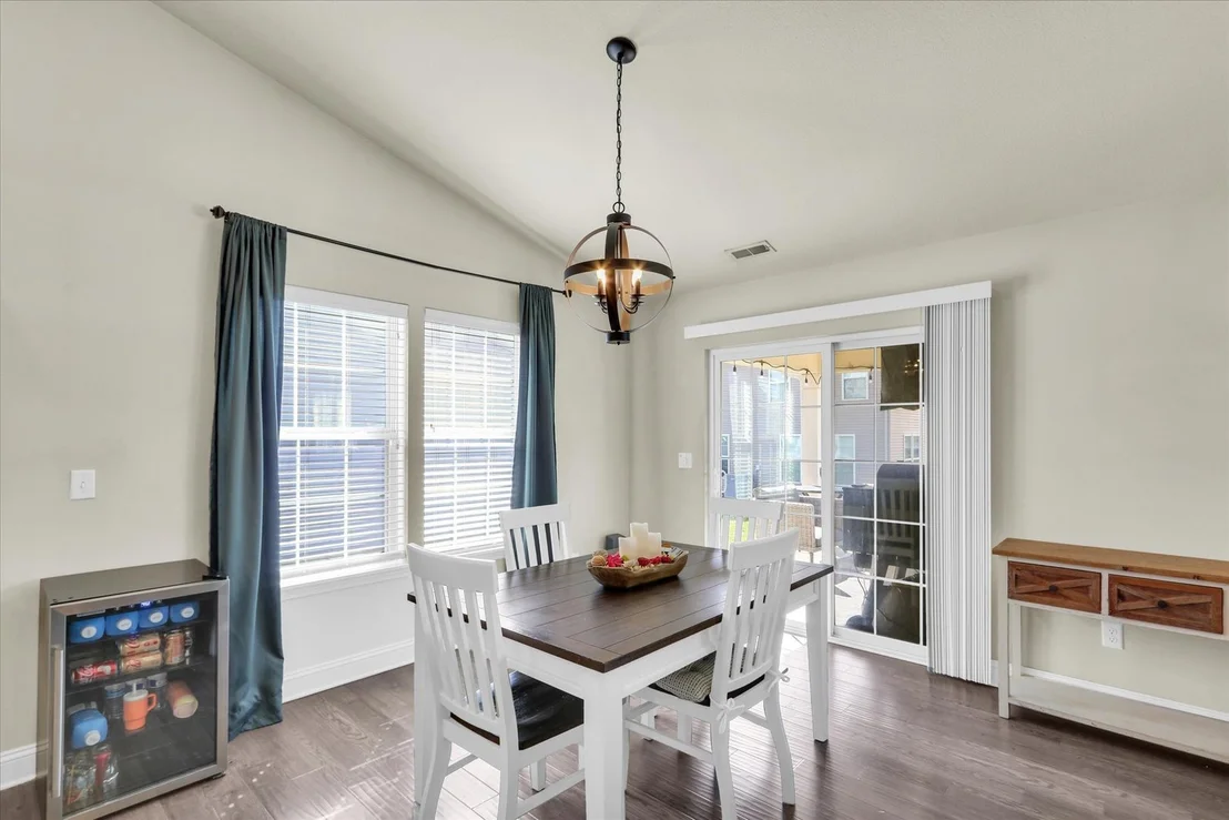Photo of 407 Bardeen Lane