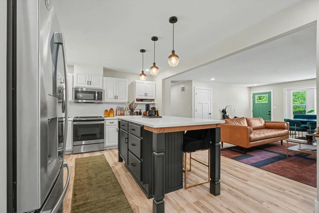 Photo of 1008 Devonshire Drive