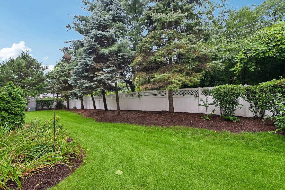 Photo of 343 Arbor Glen Boulevard