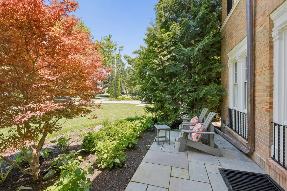Photo of 1192 Chatfield Road