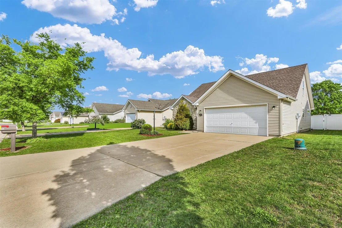 Photo of 702 Newton Drive