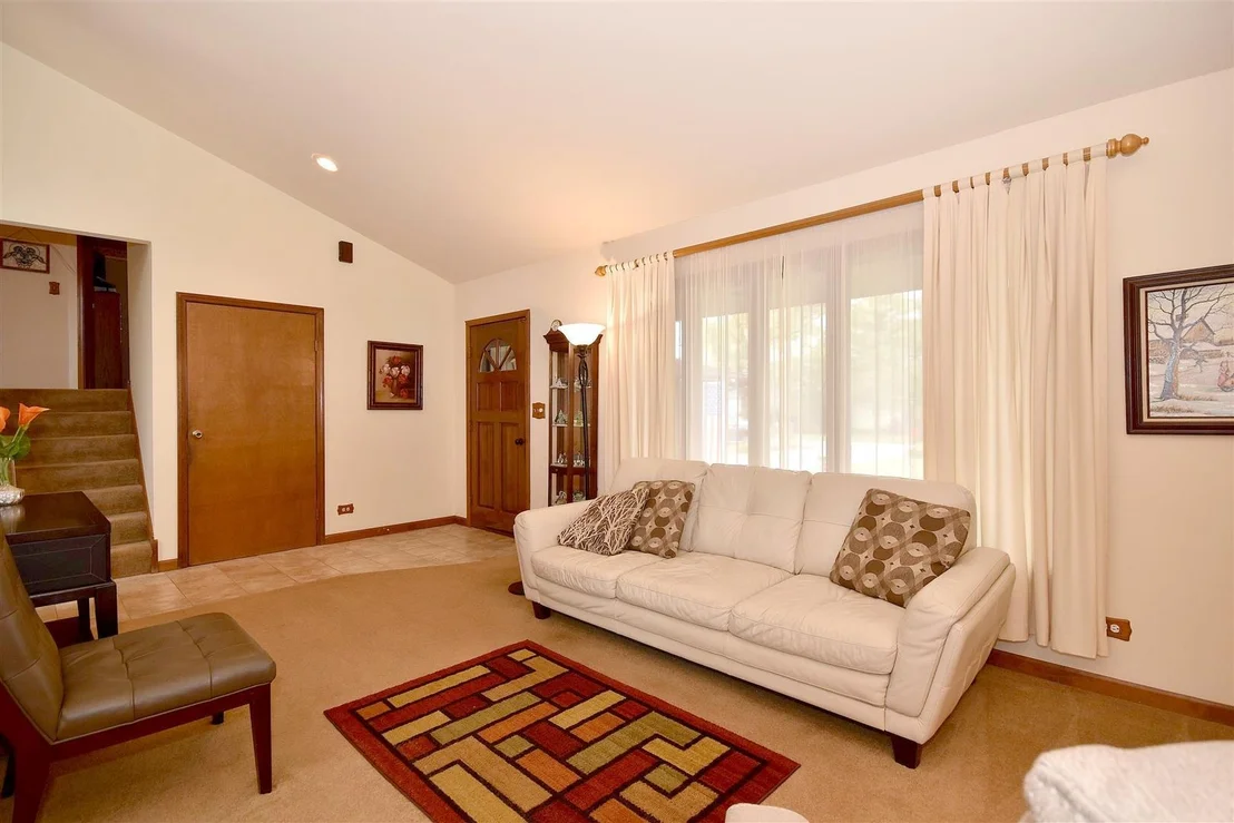 Photo of 206 VILLAGE Road