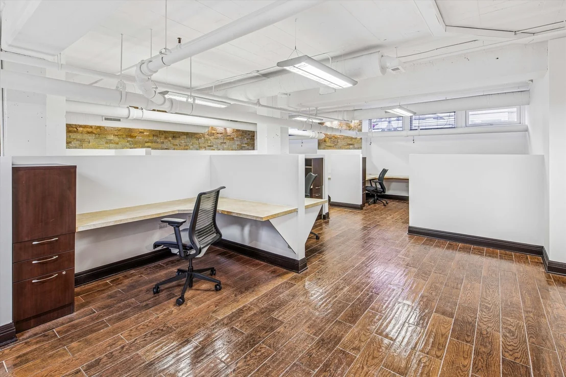 Photo of Unit 105 at 1327 W Washington Boulevard