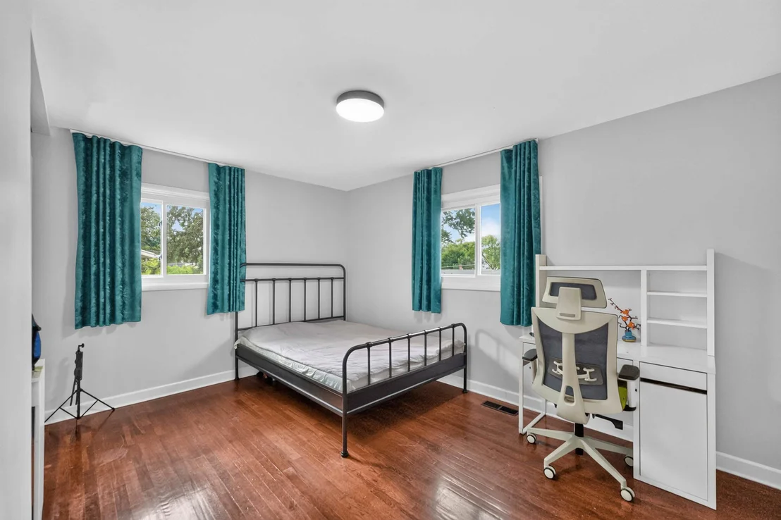 Photo of 535 Edgemont Lane