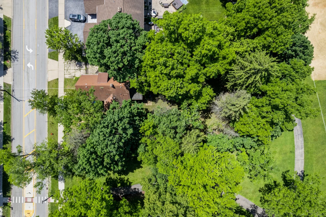 Photo of 1060 Deerfield Road