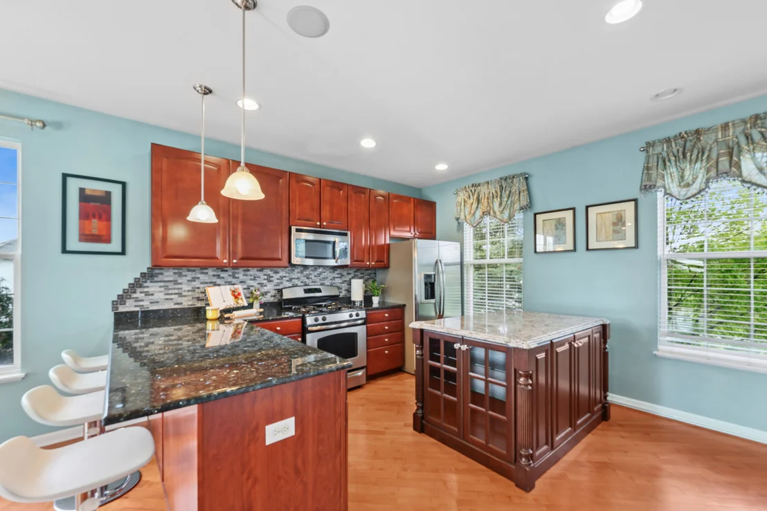 Photo of 1009 Alberta Road