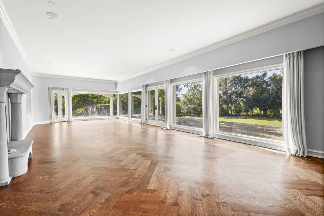Photo of 1125 Longvalley Road