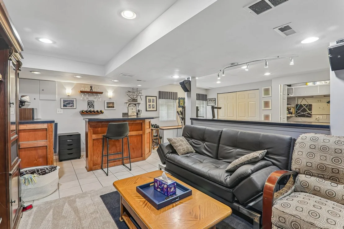 Photo of 806 Meadowridge Drive