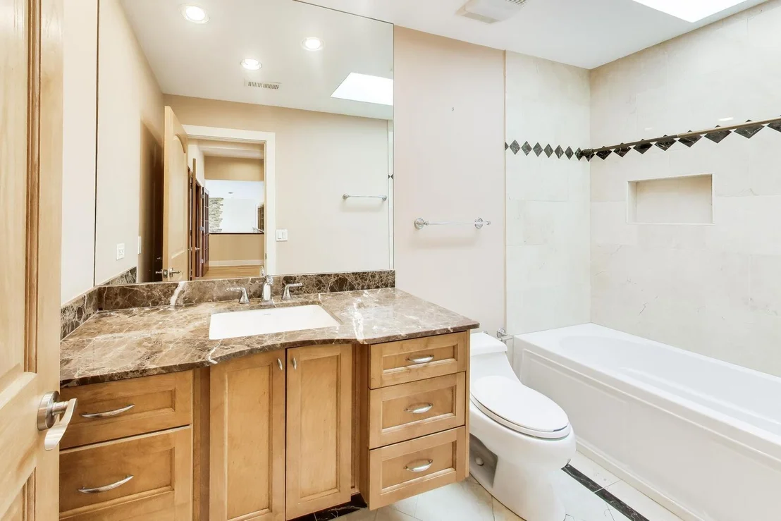 Photo of 2100 Valley Lo Lane
