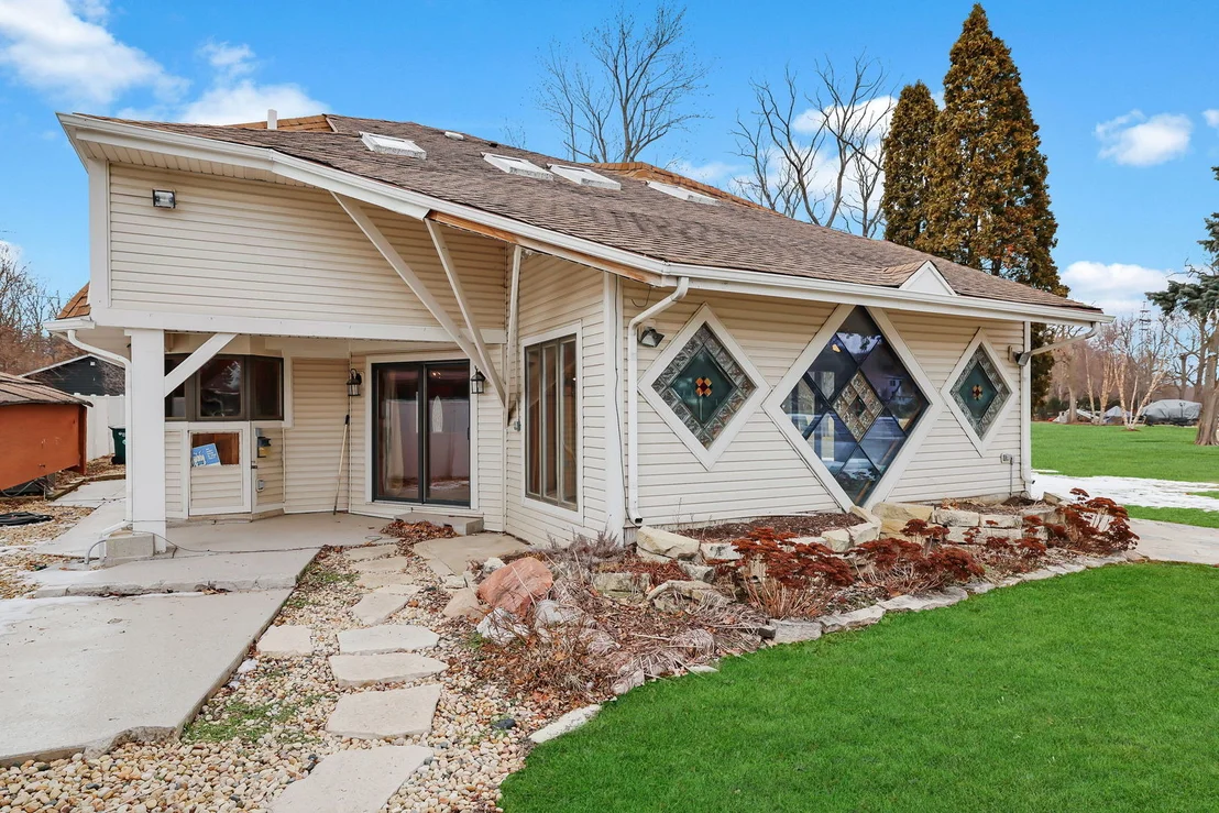 Photo of 6N263 River Drive
