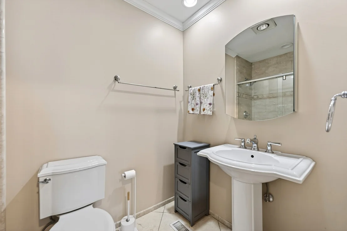 Photo of 1122 Creekside Drive