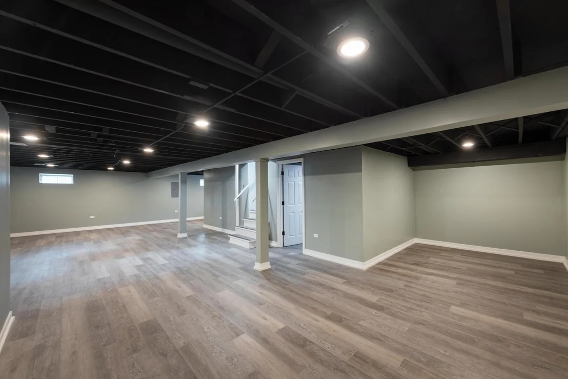 Photo of 1015 W Victoria Avenue