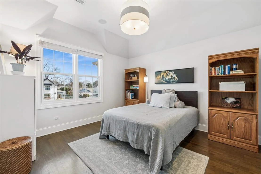 Photo of 1024 Prairie Lawn Road