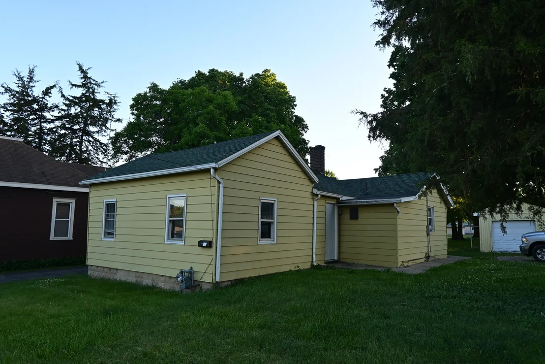 Photo of 1346 N Division Street