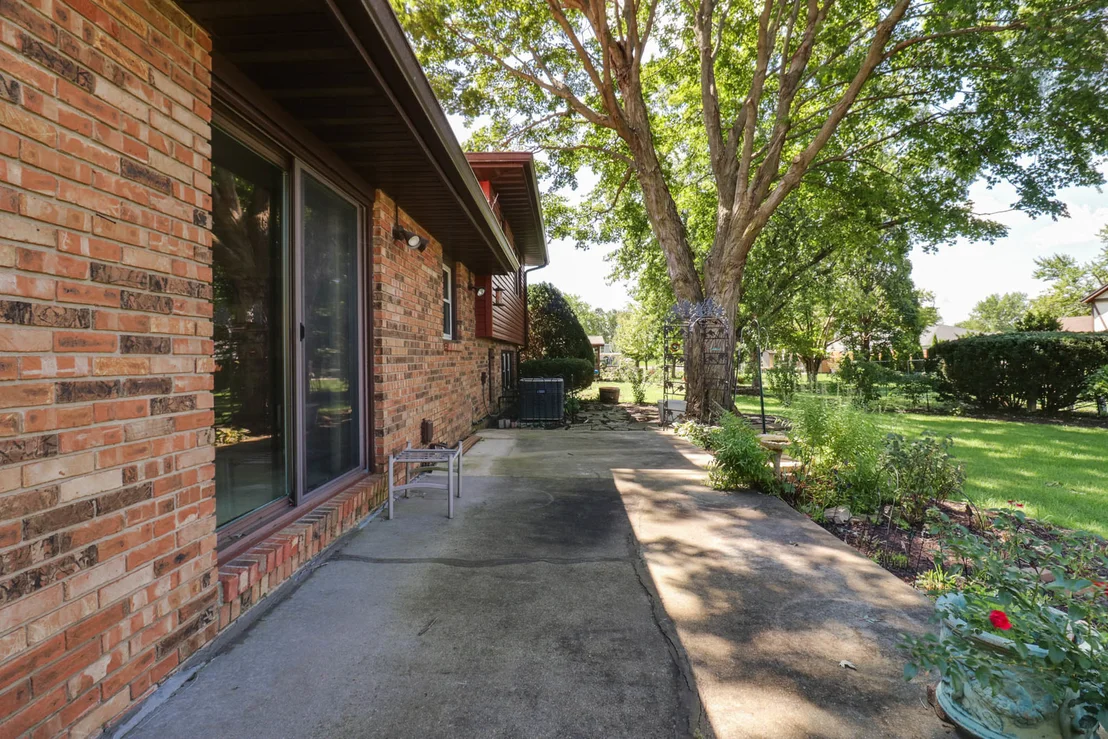 Photo of 1113 Andover Street