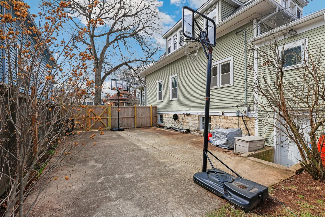 Photo of 1648 W 100th Street