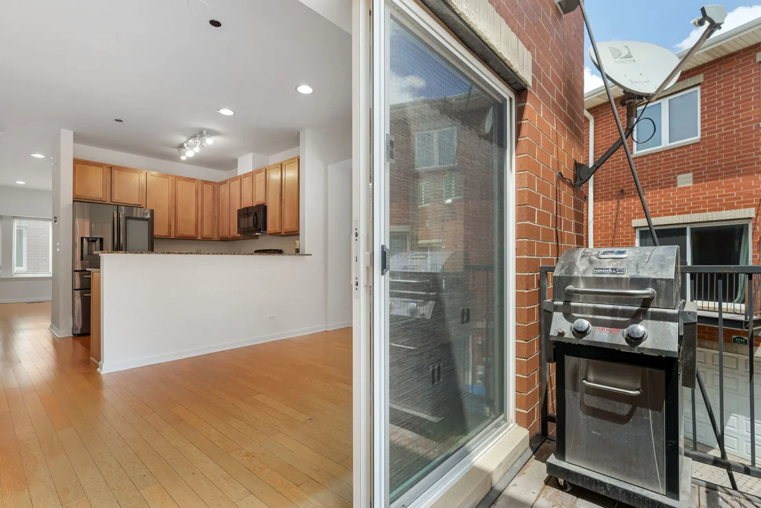 Photo of 2403 W 32nd Place