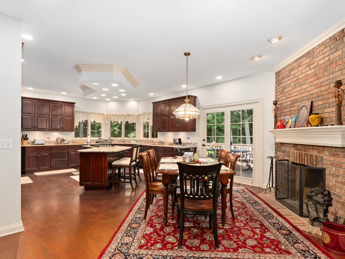 Photo of 818 Fox Glen Drive